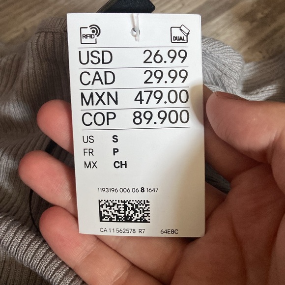 Long sleeve grey Divided top - Picture 2 of 2